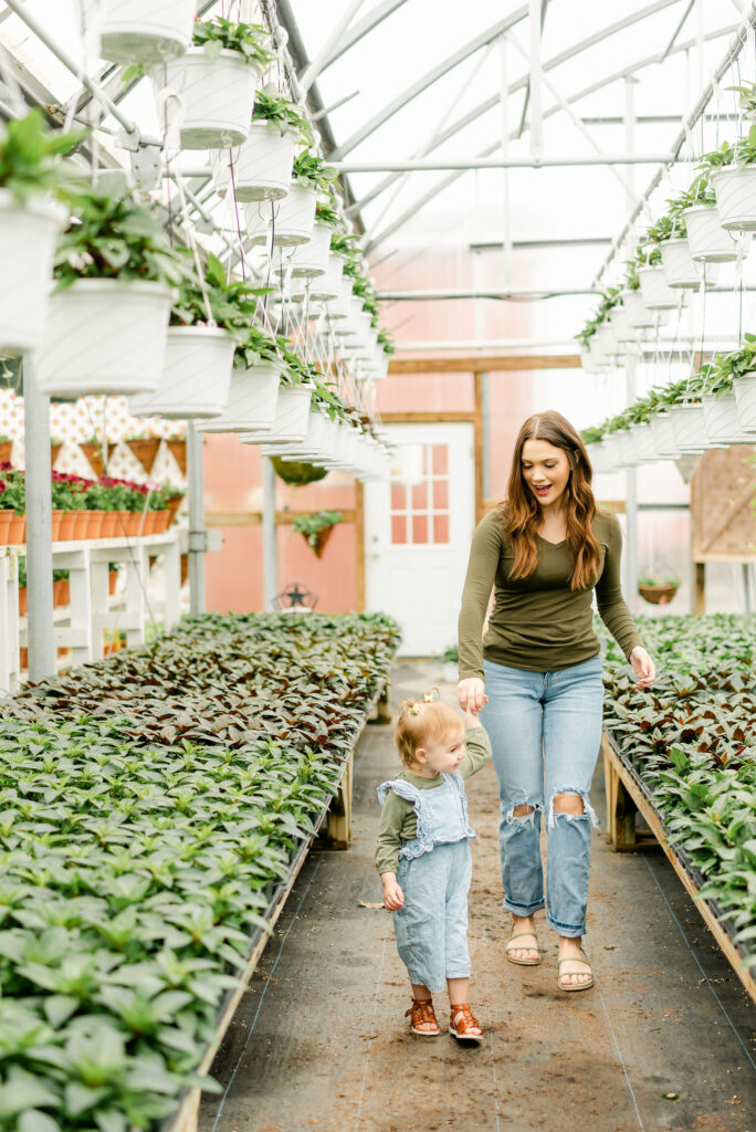 green-house-mommy-and-me-photo-session