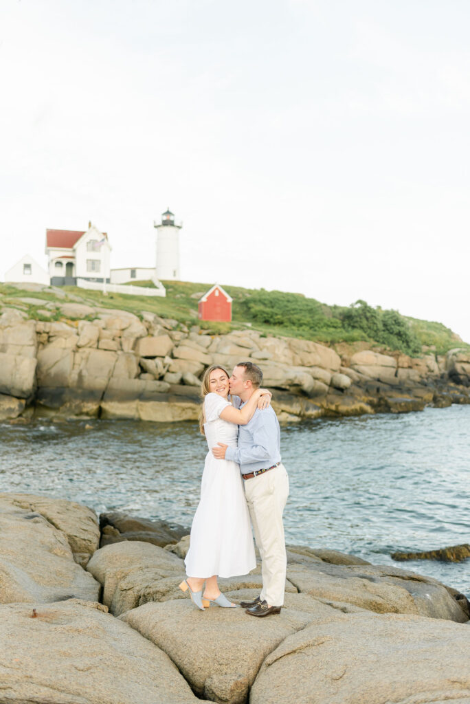 
nubble-light-house-sands-beach-engagement-york-wedding-photographer-maine