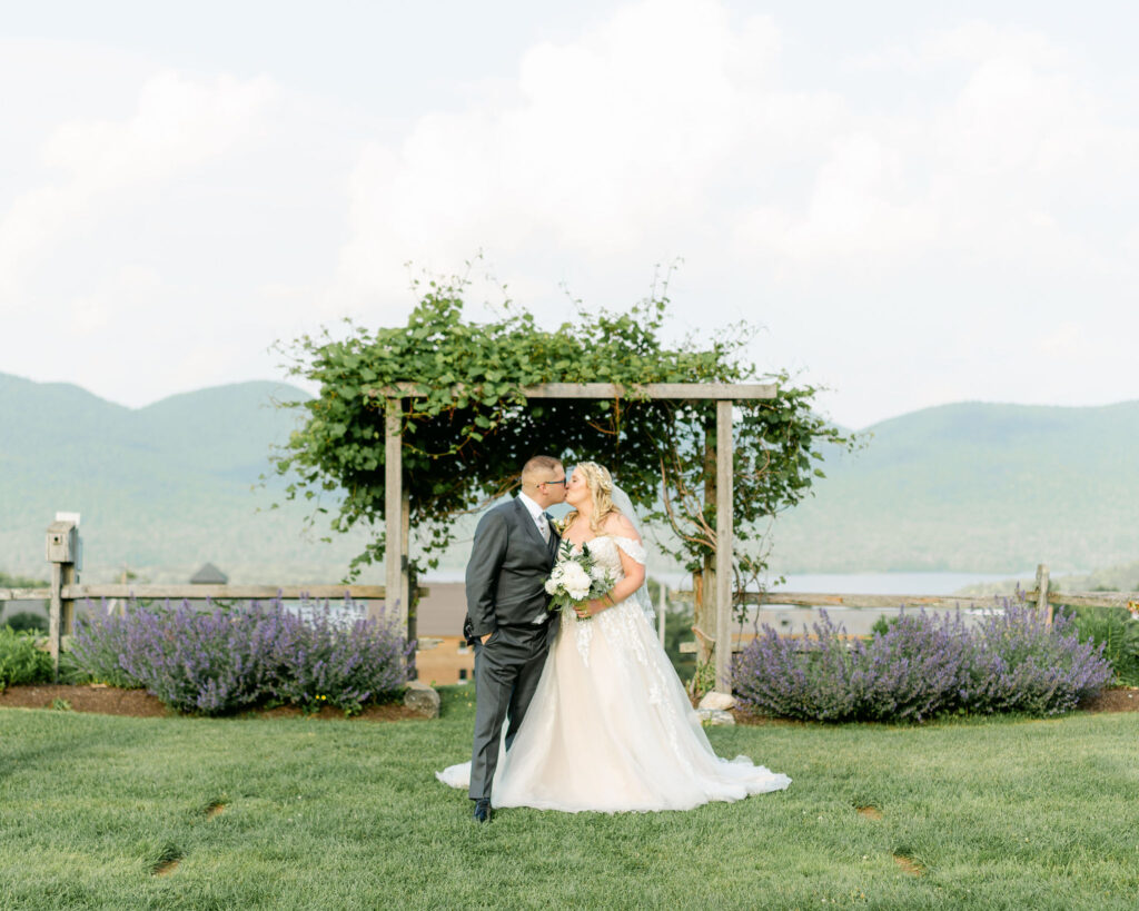 vermont-wedding-elopement-photographer-mountain-top-resort-killington-woodstock-ceremony-couples-bride-groom-portraits