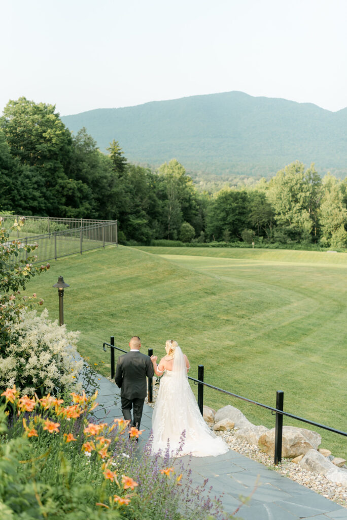 vermont-wedding-elopement-photographer-mountain-top-resort-killington-woodstock-ceremony-couples-bride-groom-portraits-venue