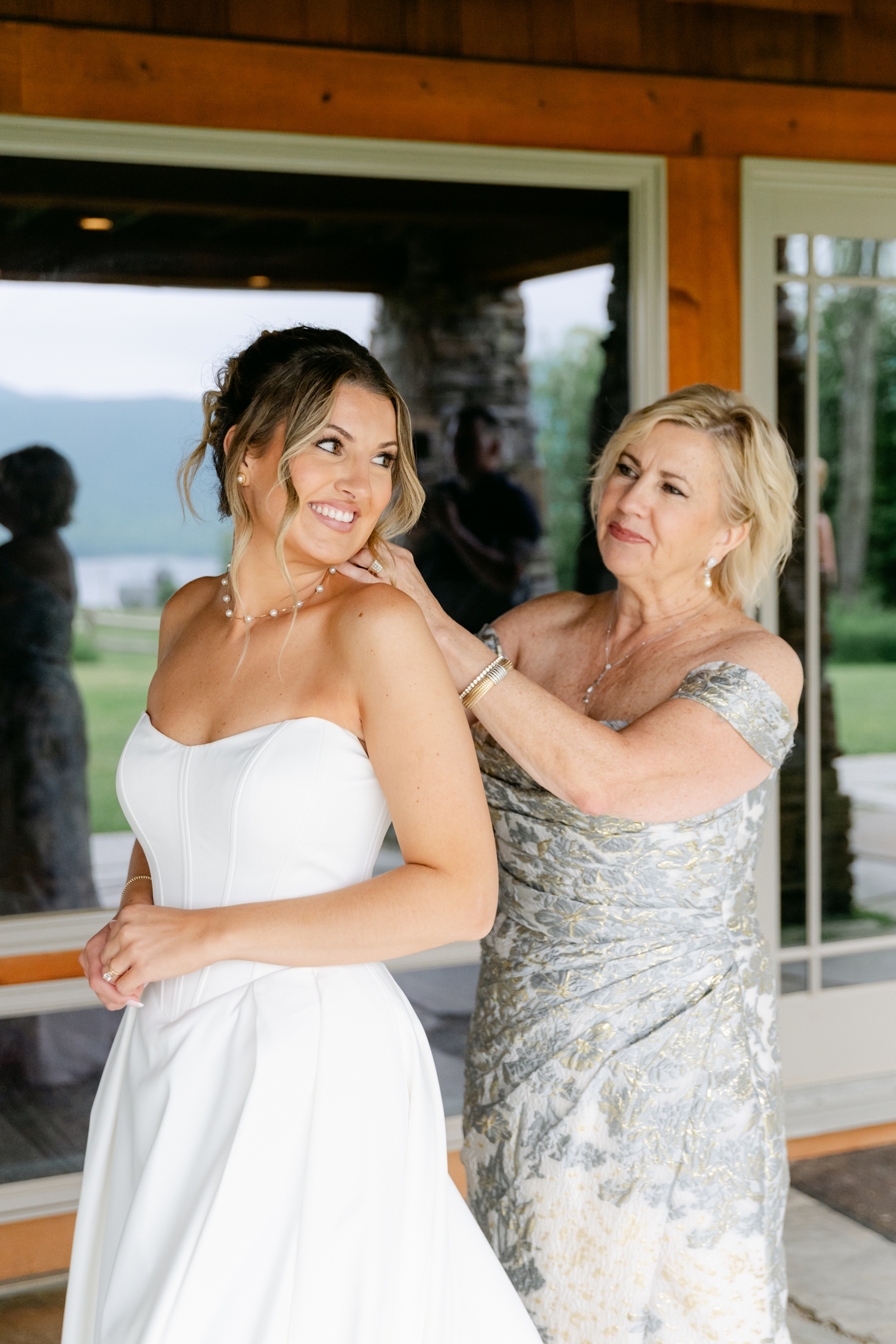 Vermont Mountain Top Resort wedding by Maine Wedding Photographer Emily Brianne Photography
