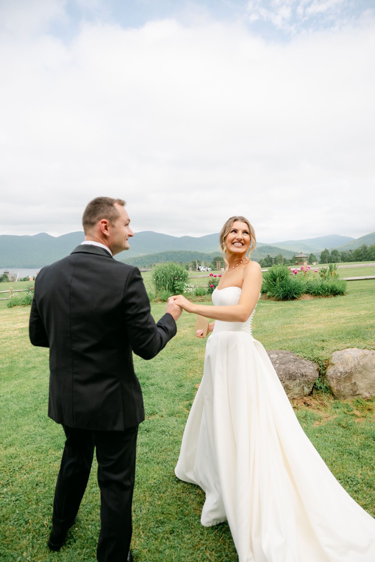 Vermont Mountain Top Resort wedding by Maine Wedding Photographer Emily Brianne Photography